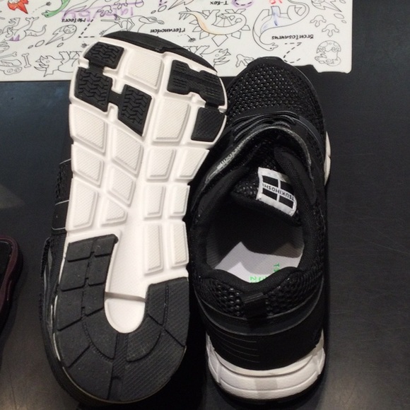 Tsukihosi velocity black/silver NWT NIB - Picture 4 of 4